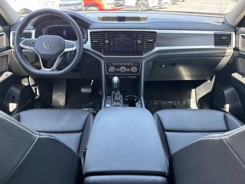 Used 2023 Volkswagen Atlas SE w/ Black Wheel Package image 16