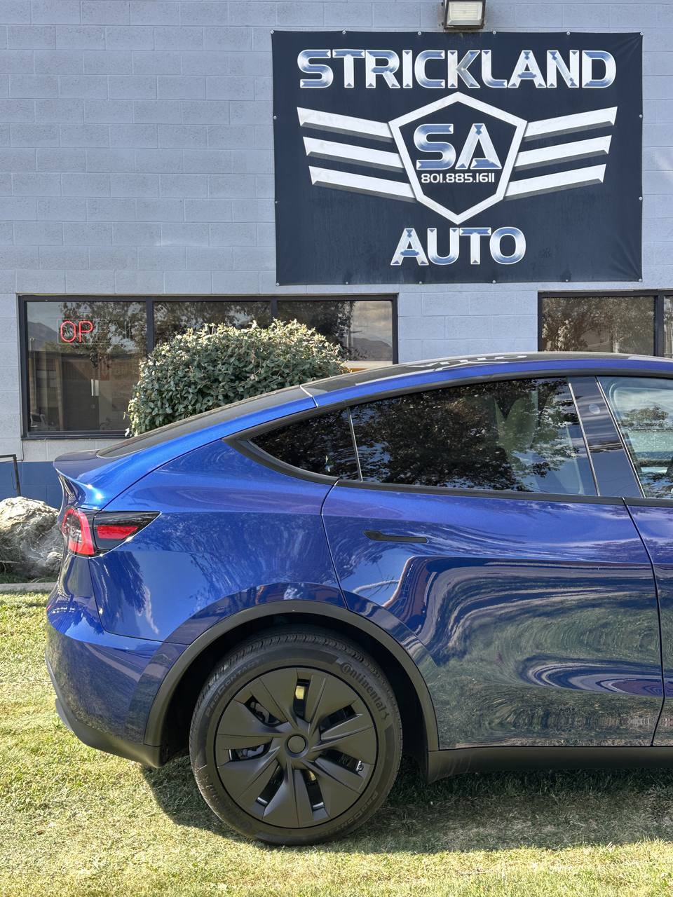 Used 2024 Tesla Model Y Long Range AWD/4WD image 6