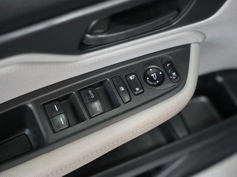 Used 2018 Honda Odyssey LX image 38