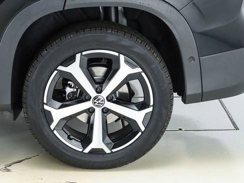 New 2026 Volkswagen Tiguan SE image 6