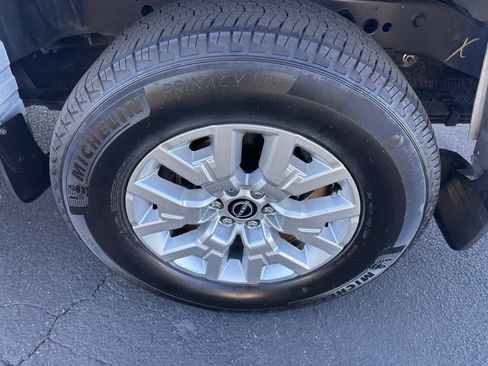 Used 2023 Nissan Frontier SV w/ SV Convenience Package image 25