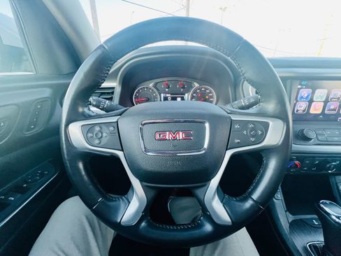 Used 2018 GMC Acadia SLT image 24