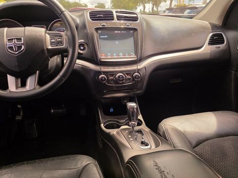 Used 2019 Dodge Journey Crossroad FWD image 13