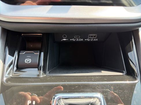 Certified 2025 Subaru Outback Premium image 35