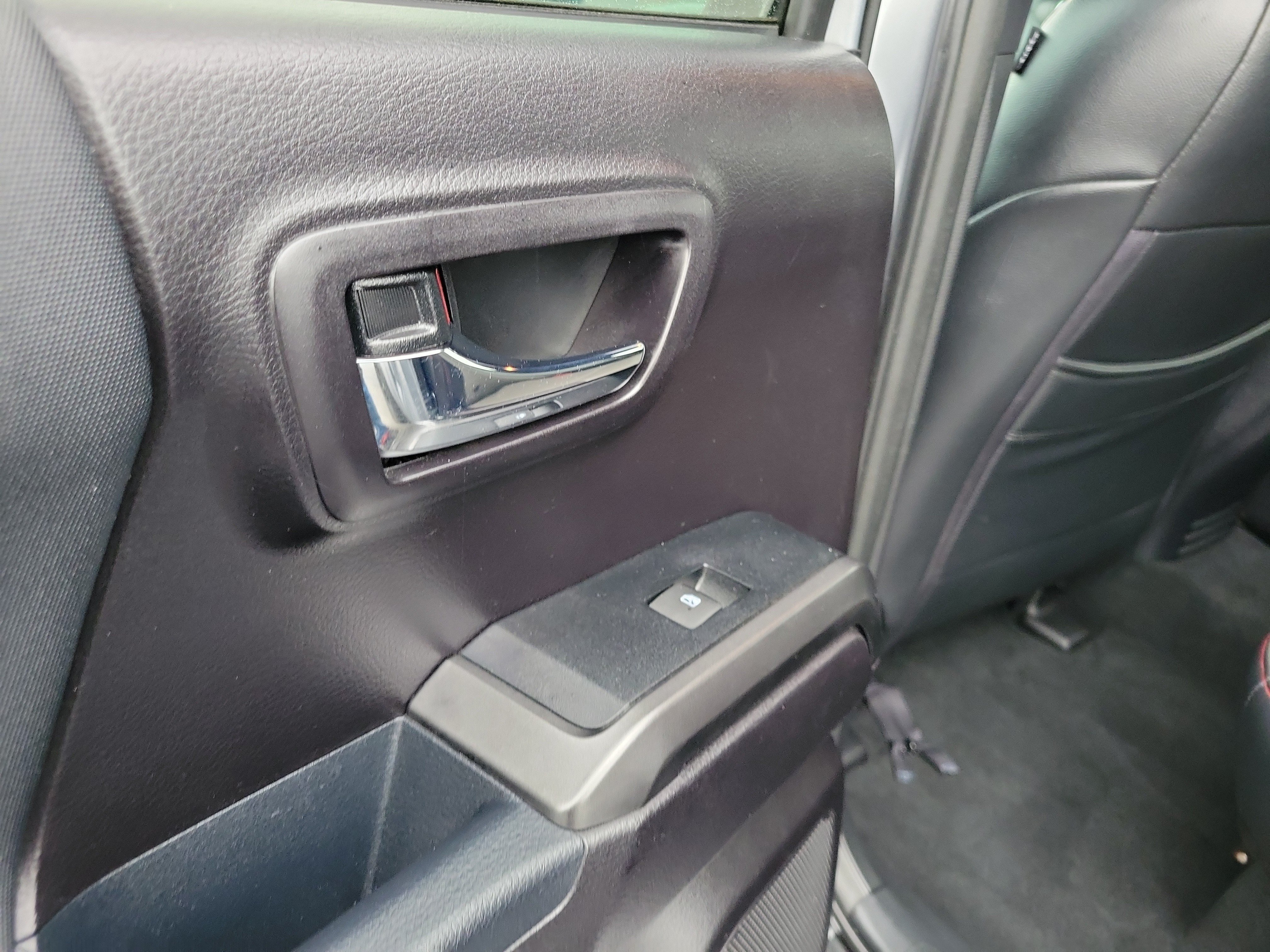Used 2020 Toyota Tacoma TRD Sport RWD image 13