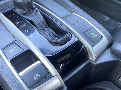 Used 2020 Honda Civic Sport image 24