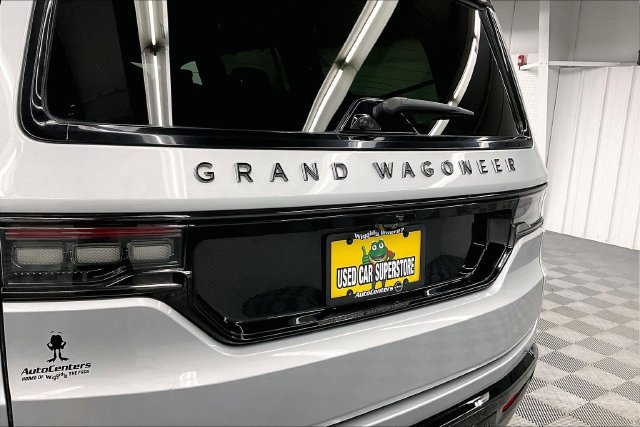 Used 2024 Jeep Grand Wagoneer Series II Obsidian w/ Quick Order Packagew 28T AWD/4WD image 9