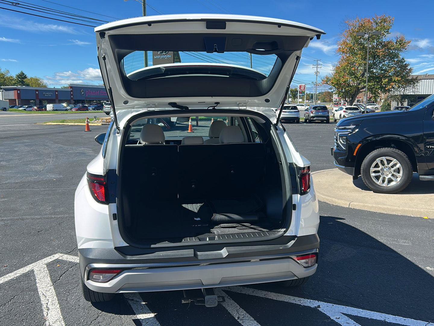 Certified 2025 Hyundai Tucson SE AWD/4WD image 5