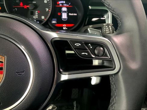 Used 2020 Porsche Macan image 24
