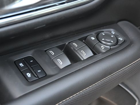Used 2022 GMC Yukon SLT w/ SLT Premium Package AWD/4WD image 19