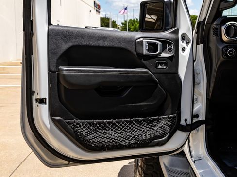 Used 2020 Jeep Wrangler Unlimited Sahara AWD/4WD image 35