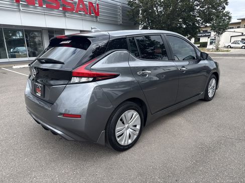 Certified 2025 Nissan Leaf S FWD image 9