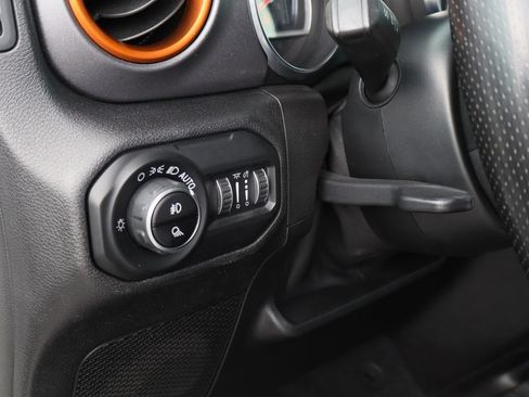 Used 2020 Jeep Gladiator Mojave AWD/4WD image 12