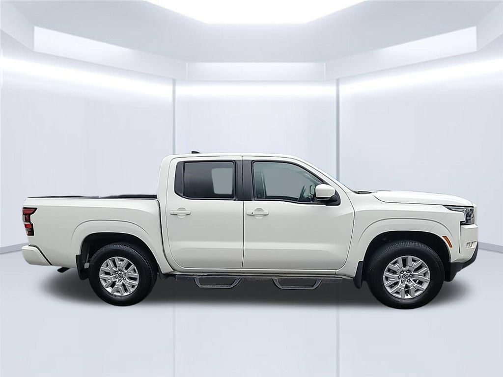 Used 2022 Nissan Frontier SV AWD/4WD image 4