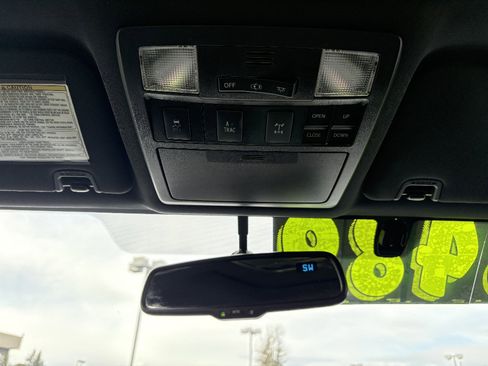 Used 2016 Toyota Tacoma TRD Off-Road w/ Premium & Technology Package image 32