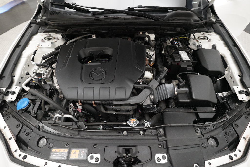 Used 2024 MAZDA MAZDA3 s FWD image 3