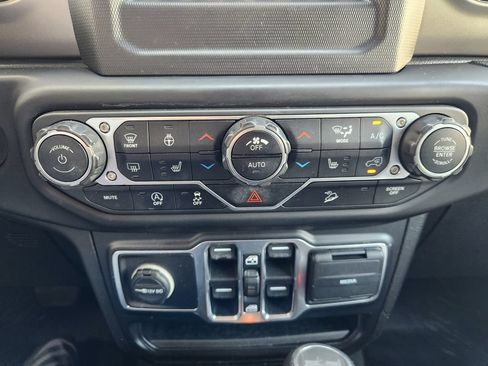 Used 2020 Jeep Wrangler Unlimited Sport AWD/4WD image 18