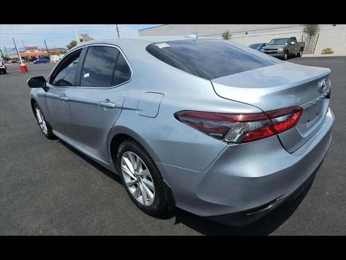 Used 2022 Toyota Camry LE w/ Carpet Mat Package (TMS) FWD image 3