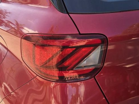 Used 2024 Hyundai Venue Limited FWD image 8