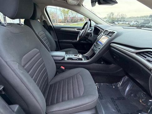 Used 2020 Ford Fusion SE FWD image 21