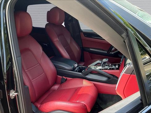Used 2019 Porsche Cayenne AWD/4WD image 25