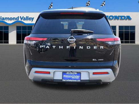 Used 2023 Nissan Pathfinder SL AWD/4WD image 5