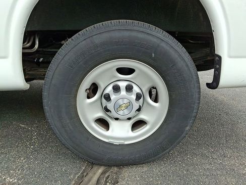 Used 2023 Chevrolet Express 3500 LS image 10