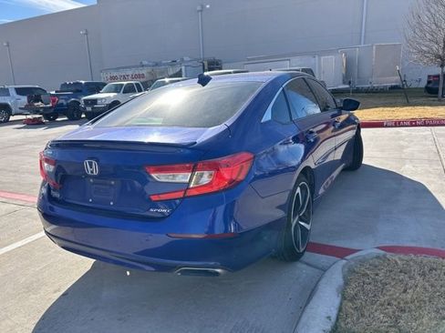 Used 2018 Honda Accord Sport image 3