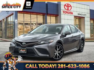 Used 2022 Toyota Camry SE w/ Carpet Mat Package (TMS) video 1