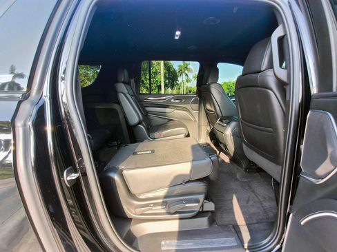 Used 2022 Cadillac Escalade ESV Luxury RWD image 38