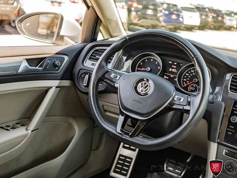 Used 2019 Volkswagen Golf Alltrack SE image 32
