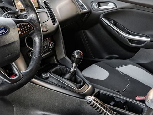 Used 2018 Ford Focus ST image 23