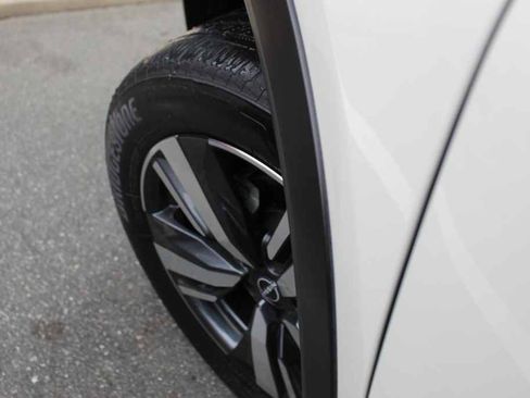 Used 2023 Nissan Rogue SL AWD/4WD image 32