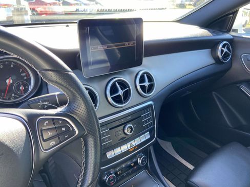 Used 2018 Mercedes-Benz CLA 250 image 12