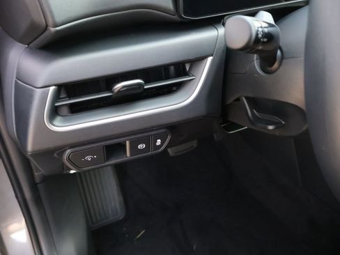 New 2025 Kia K4 LXS image 26