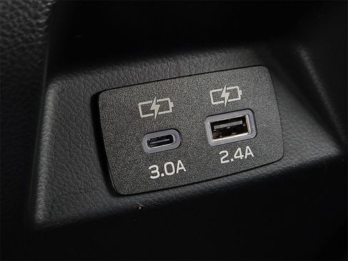 Used 2024 Subaru Crosstrek 2.0i Premium image 10
