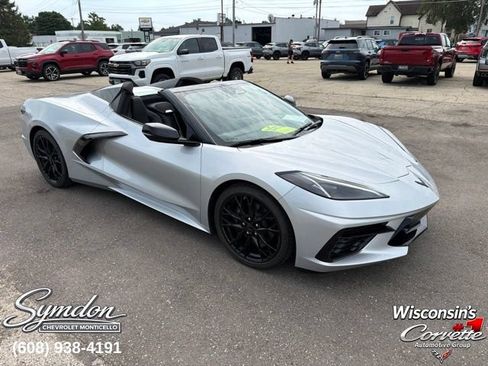 Used 2026 Chevrolet Corvette Stingray Convertible RWD image 2