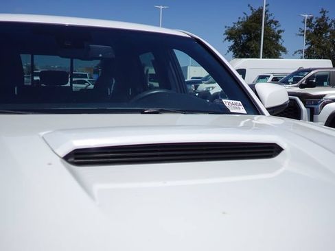 Used 2019 Toyota Tacoma TRD Sport w/ Technology Package AWD/4WD image 5
