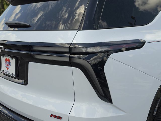 New 2026 Chevrolet Traverse RS w/ LPO, Floor Liner Package FWD image 11
