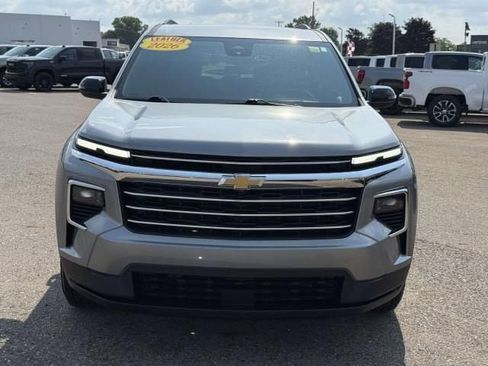 Used 2026 Chevrolet Traverse LT AWD/4WD image 3