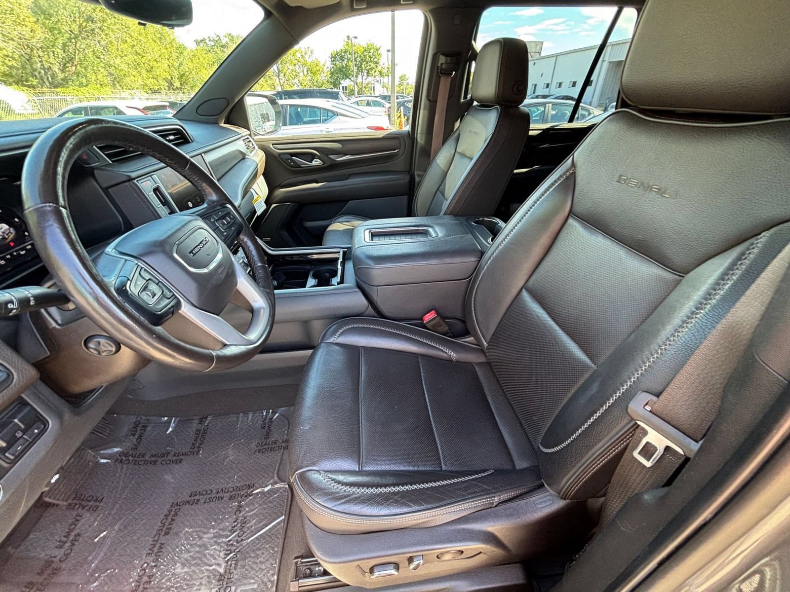 Used 2022 GMC Yukon Denali w/ Denali Premium Package RWD image 29