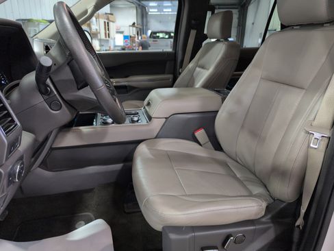 Used 2019 Ford Expedition XLT w/ Equipment Group 202A image 10