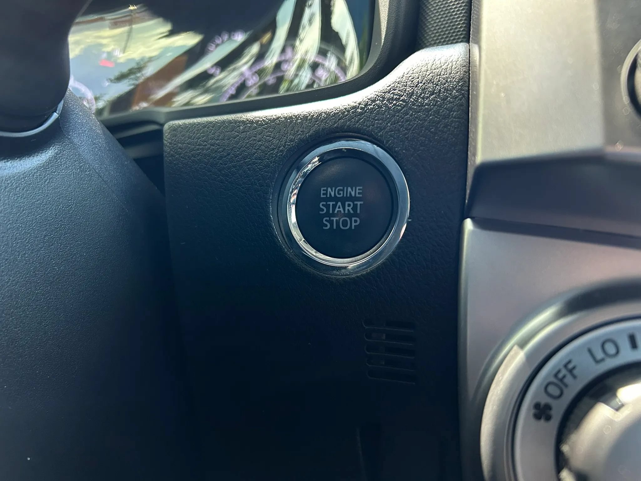 Used 2022 Toyota 4Runner TRD Sport w/ Technology Package AWD/4WD image 17