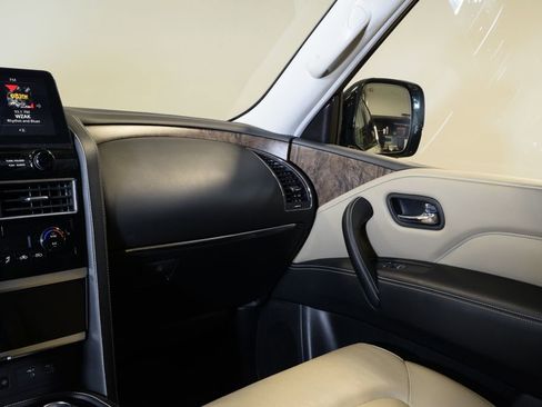 Used 2023 INFINITI QX80 Premium Select w/ All-Season Package AWD/4WD image 17