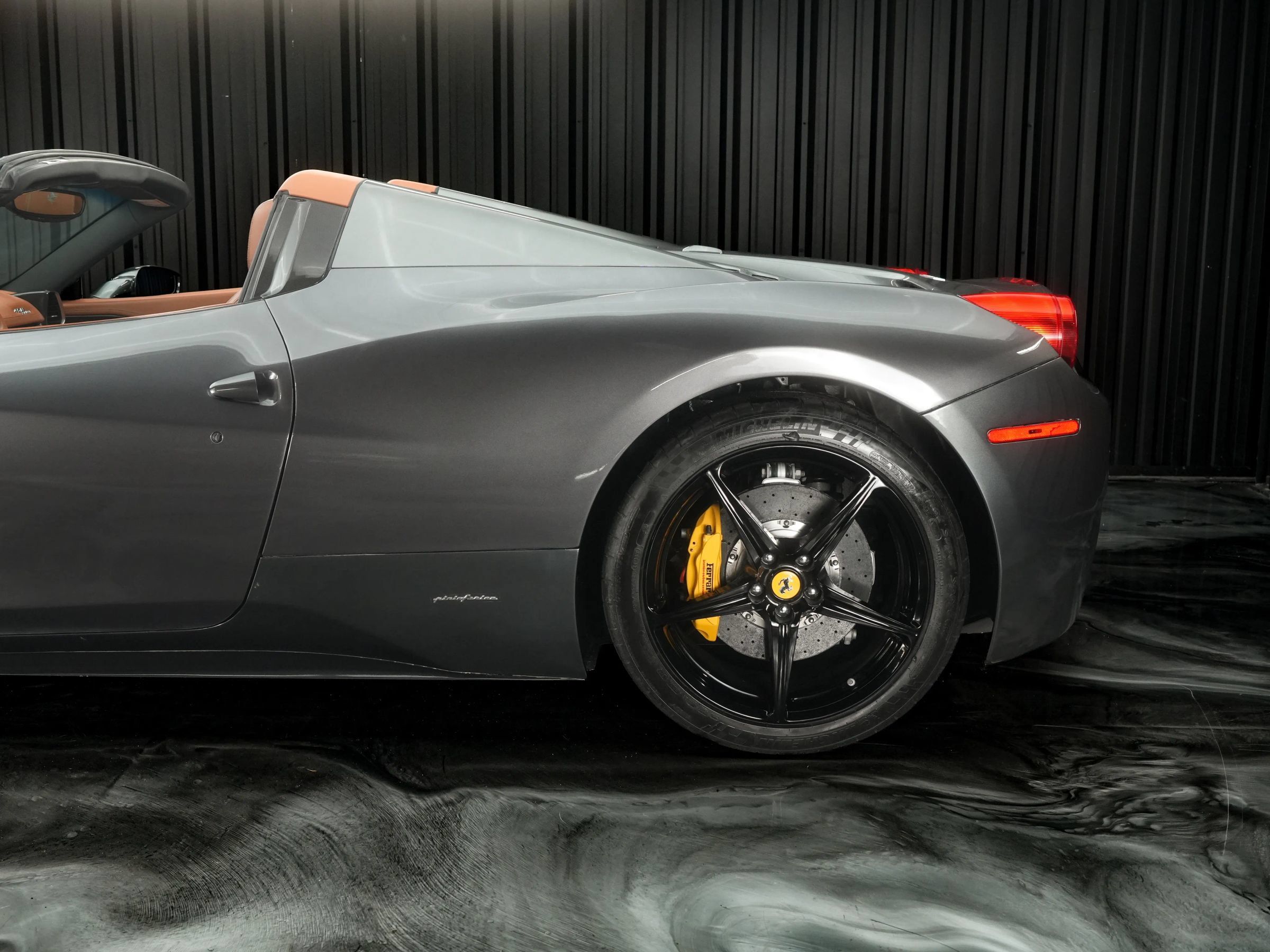 Used 2015 Ferrari 458 Spider RWD image 9