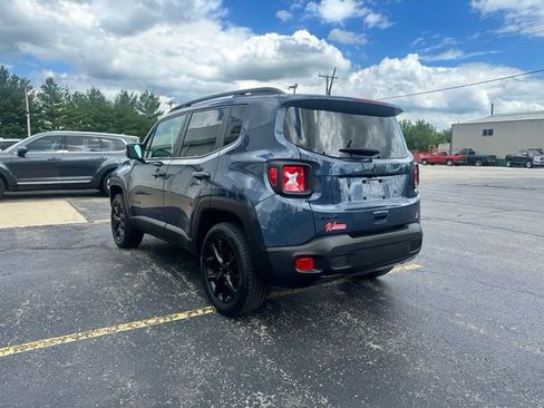 Used 2022 Jeep Renegade Altitude w/ Convenience Group AWD/4WD image 8