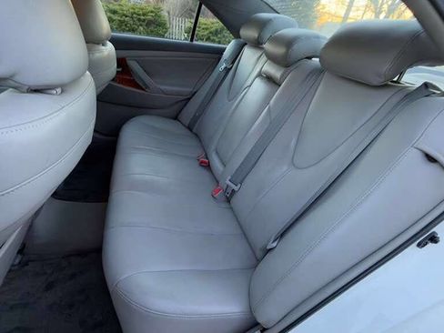 Used 2011 Toyota Camry LE image 14