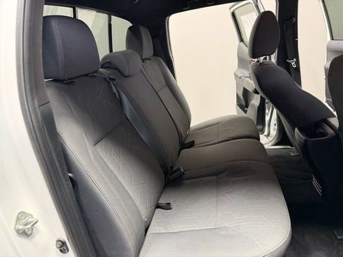 Used 2019 Toyota Tacoma TRD Off-Road image 21