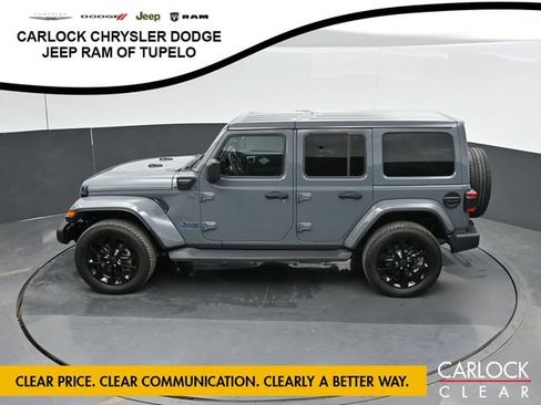 Used 2025 Jeep Wrangler Unlimited Sahara AWD/4WD image 39
