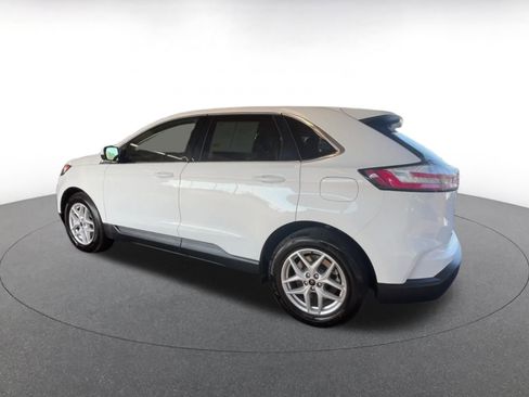 Used 2024 Ford Edge SEL image 9